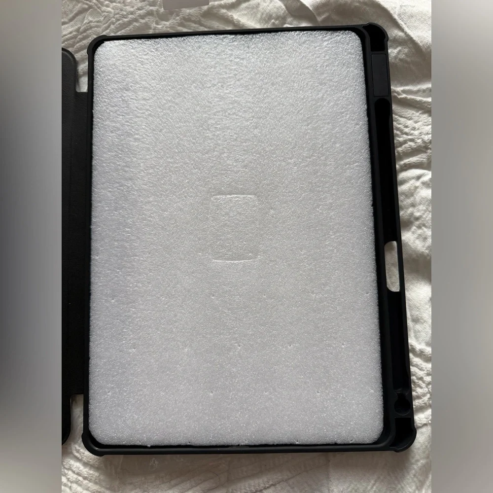 NWT Tortoise Shell iPad Case Protective Case with Pencil Holder